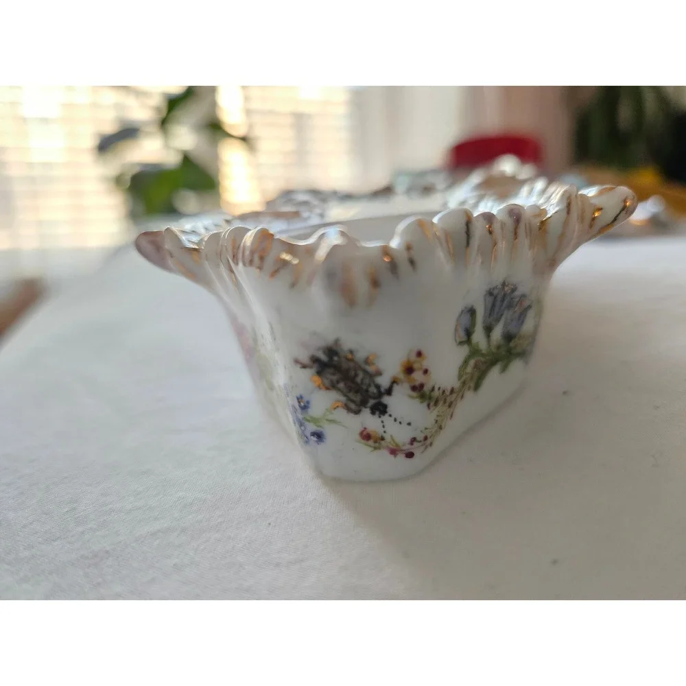 Antique Porcelain Victorian Inkwell white‎  gold accents colorful